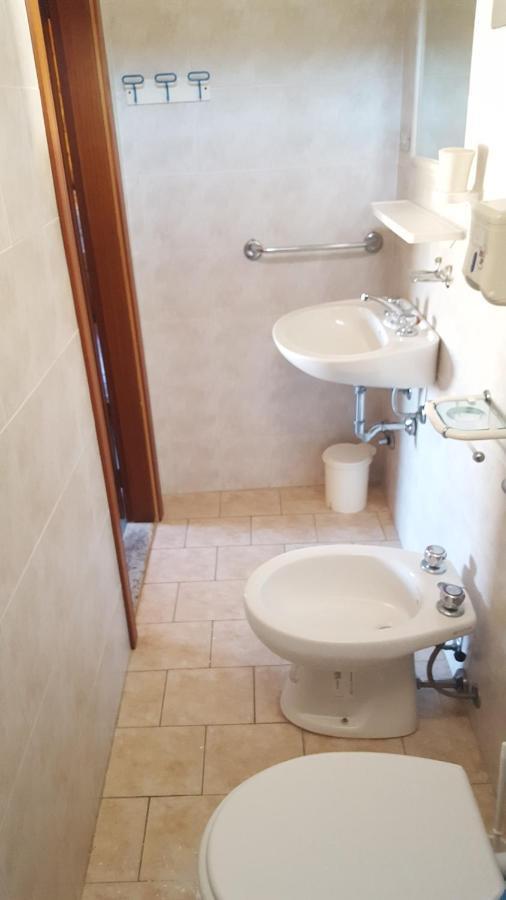 Hotel Villa Claudio 马里纳迪马萨 外观 照片
