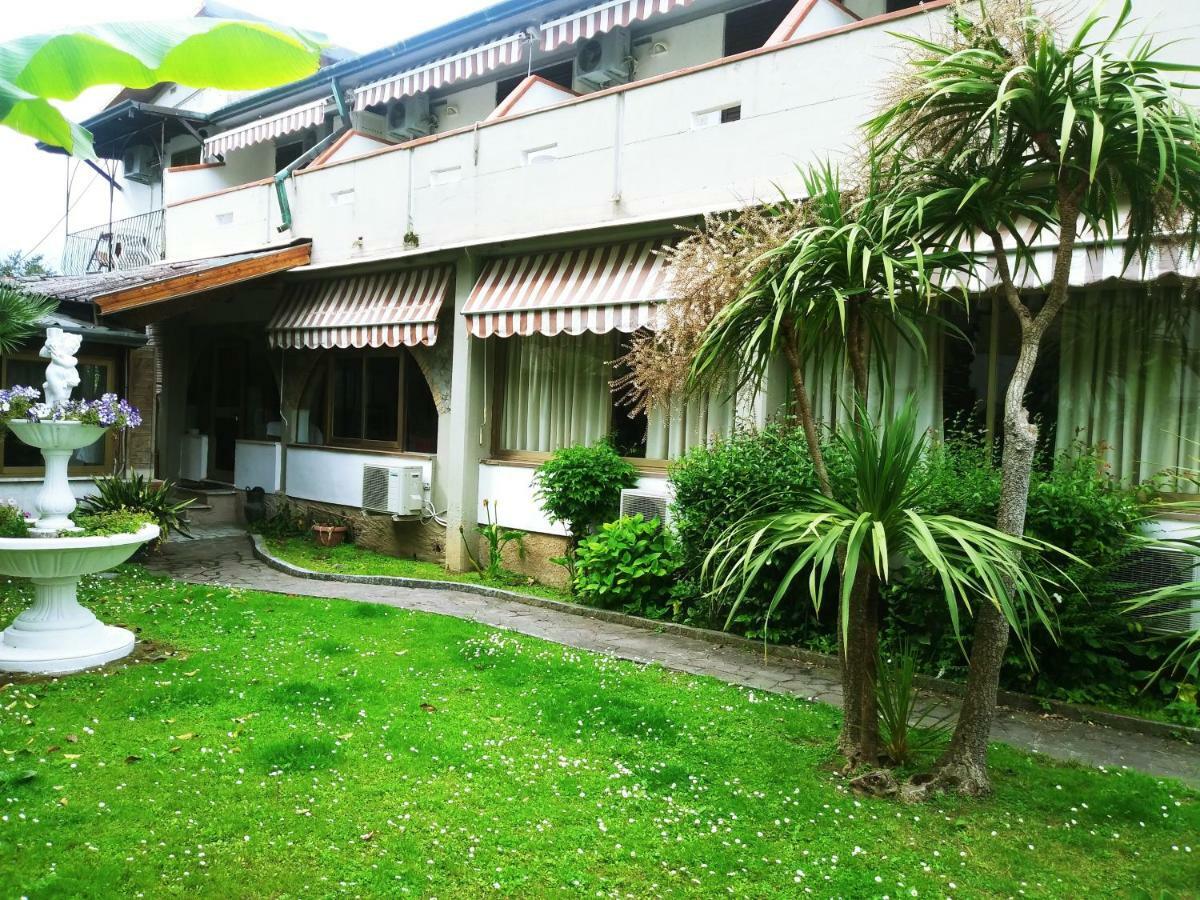 Hotel Villa Claudio 马里纳迪马萨 外观 照片