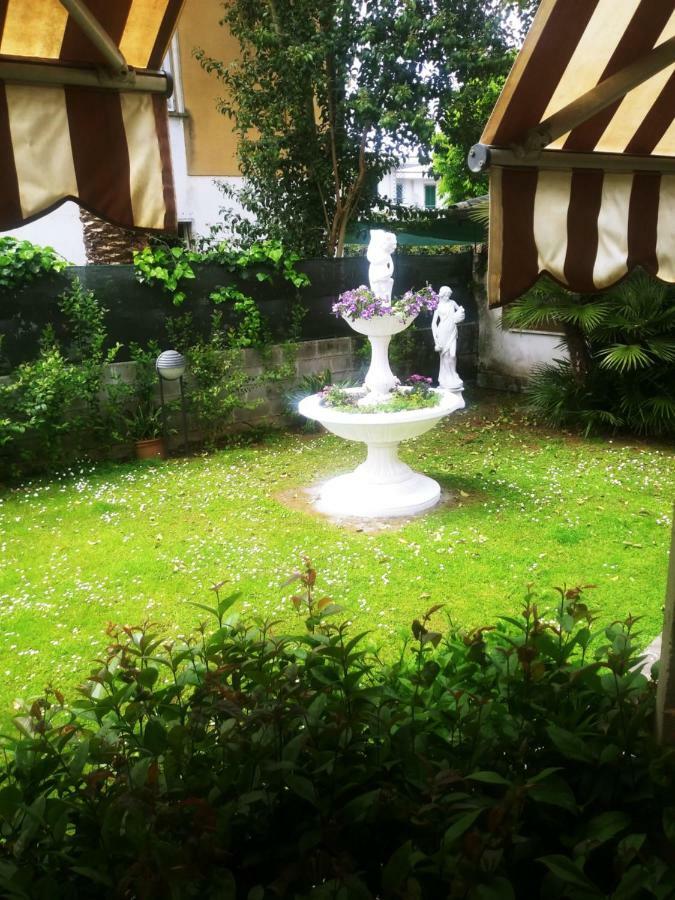 Hotel Villa Claudio 马里纳迪马萨 外观 照片