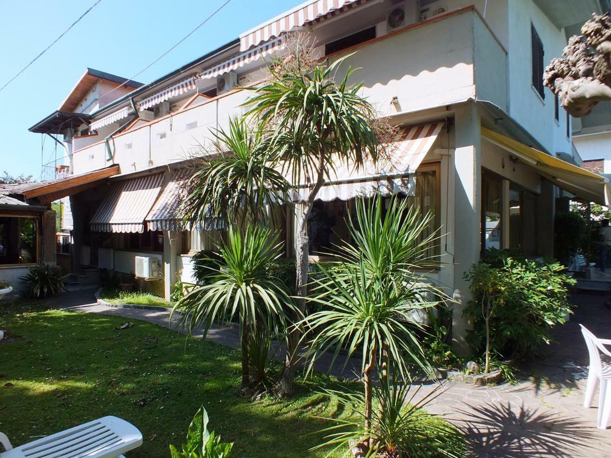 Hotel Villa Claudio 马里纳迪马萨 外观 照片