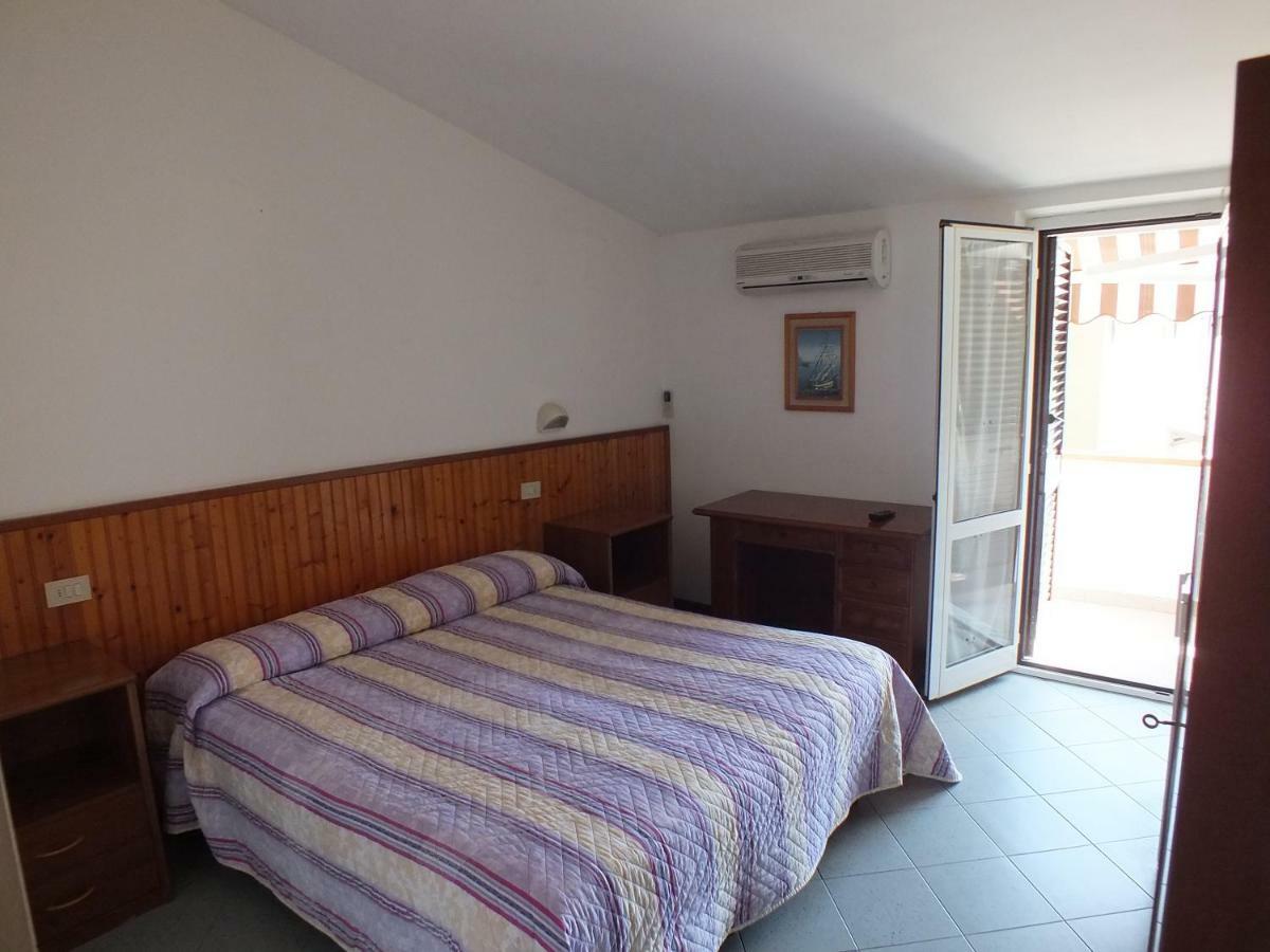 Hotel Villa Claudio 马里纳迪马萨 外观 照片