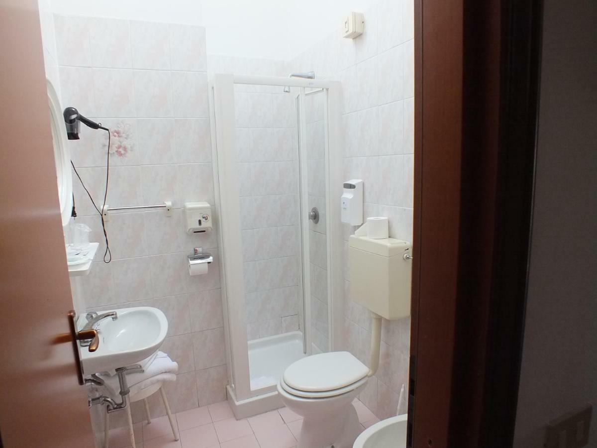 Hotel Villa Claudio 马里纳迪马萨 外观 照片